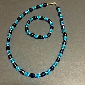 Jewelry set. Necklace and bracelet.